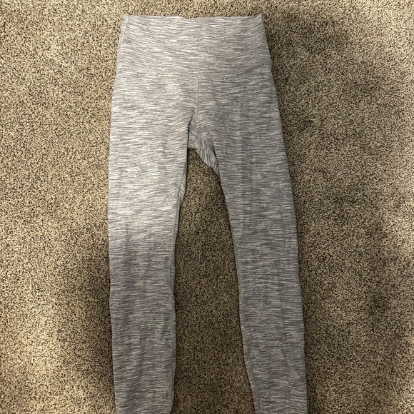 Lululemon like new Wonder under size 6 - Picture 1 of 4
